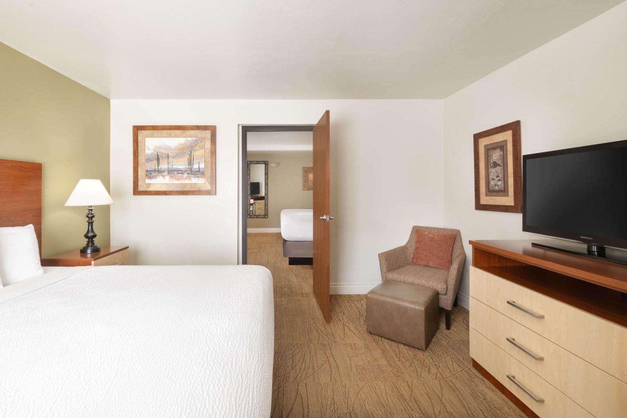 เบสท์ เวสเทิร์น เรด ฮิลล์ Hotel คาแนบ ภายนอก รูปภาพ