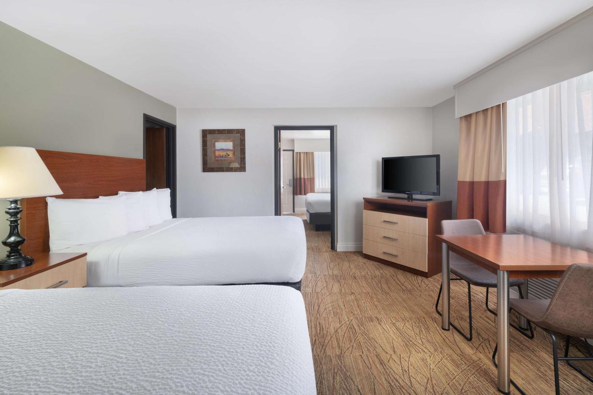 เบสท์ เวสเทิร์น เรด ฮิลล์ Hotel คาแนบ ภายนอก รูปภาพ
